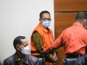 Hakim PN Surabaya Itong Isnaini Ditahan di KPK sumber foto: viva.co.id