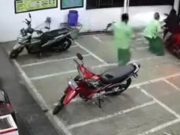 Niat Maling Motor, Malah Ninggalin Motor, Pasuruan