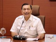 Luhut Menolak Indonesia Beralih ke Endemi Virus Corona