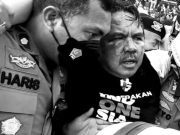 Ade Armando diKeroyok dan Celananya Hilang, Begini Awalnya