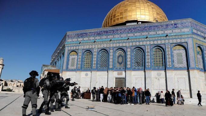 bentrokan-di-al-aqsa-2_169