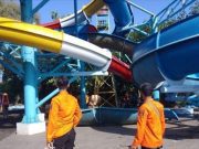 Seluncuran Kolam Renang Kenjeran Park Surabaya Ambrol