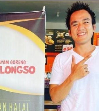 Pernah Loper Koran, Ini Kisah Owner Ayam Goreng Nelongso
