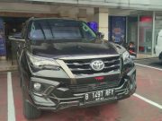 Ditindak usai VIRAL, Plat RFY terobos jalur busway diloloskan polisi