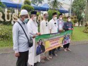 Ramai Datangi Kediaman Yusuf Mansur, Tuntut Ganti Rugi