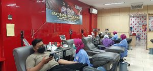 Sambut Hari Bhayangkara Kapolres Tanjung Perak Gelar Bhakti Sosial.. 3