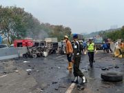 17 Mobil Tabrakan Beruntun di Tol Cipularang!