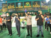 Kejuaraan Bulutangkis Piala Kapolda Jatim Diharapkan dapat Mencetak Atlet Berprestasi Dunia Kopolda Jatim Irjen Pol Nico Afinta dengan Wagub Jatim Emil E Dardak bersama JPU terkait...