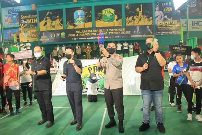 WhatsApp Image 2022-07-12 at 12.37.47 Kopolda Jatim Irjen Pol Nico Afinta dengan Wagub Jatim Emil E Dardak bersama JPU terkait...