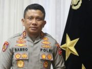 Di Pelukan Kapolda Metro Jaya Ferdy Sambo Menangis