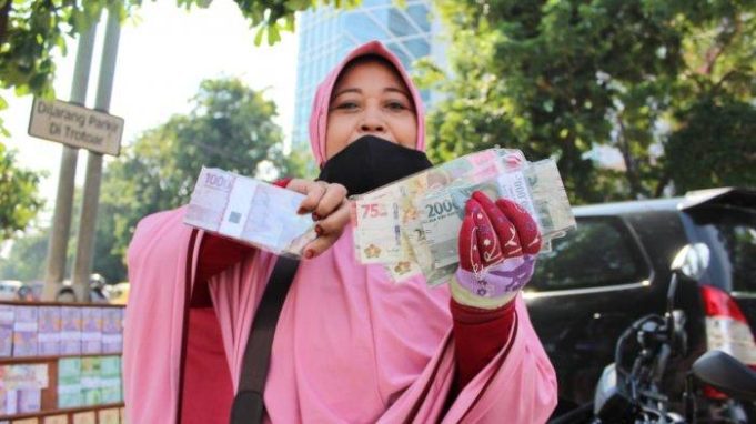 Tukar Uang Baru