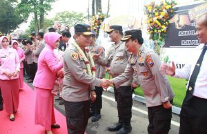 Pisah Sambut Kapolda Jawa Timur, Irjen Pol Nico Afinta Memohon Maaf Kepada Seluruh Anggota
