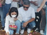Gisel Anastasia Hadir di Pemakaman Ibunda Gading Marten