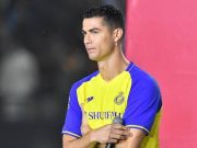 Ronaldo Tidak Bisa Debut Bela Al Nassr Hari Ini karena Banting HP Fans