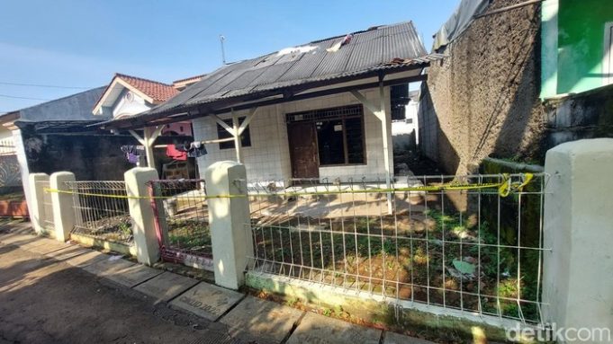 kasus-satu-keluarga-keracunan-di-bekasi_169