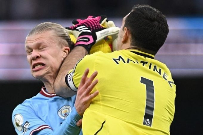 Jelang Arsenal Vs Man City, Haaland Tumbang Ditubruk Emi Martinez