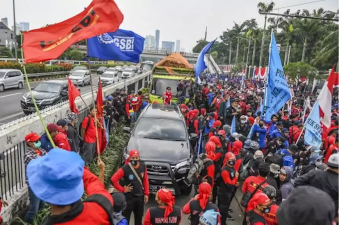 polri-siapkan-3-598-personel-amankan-demo-perppu-c-polri-siapkan-3-598-personel-amankan-demo-perppu-c-1630422556447735809