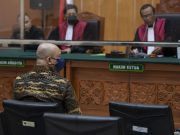 Hotman Paris Kritisi Dakwaan Jaksa Penuntut Umum Terkait Kasus Tukar Sabu di Bukittinggi!