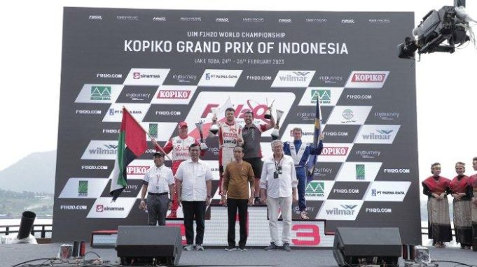 Kejuaraan-dunia-balap-perahu-super-cepat-F1-Powerboat-F1H2O-di-Baligedsa34ds