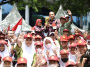 KEPEDULIAN PELAJAR SD-SMP DI SURABAYA TERHADAP LINGKUNGAN DIGANJAR PENGHARGAAN ADIWIYATA MANDIRI HINGGA NASIONAL