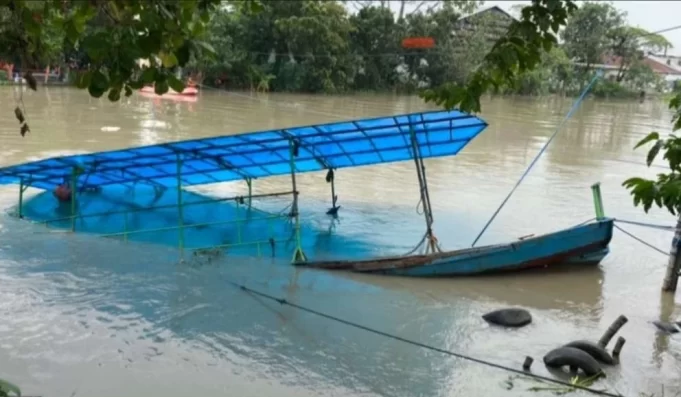 pemkot-stop-operasional-perahu-tambang-di-karangpilang-surabaya--thumbnail-943