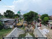 Pembangun Tanggul Cor Tuntas 2 Hari, Pemkot Surabaya Penilaian Tanggul Lama