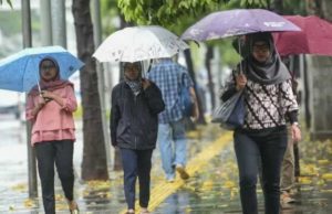 Cuaca Surabaya Hari Ini, Siang-Malam Gerimis, Sedia Payung Rek