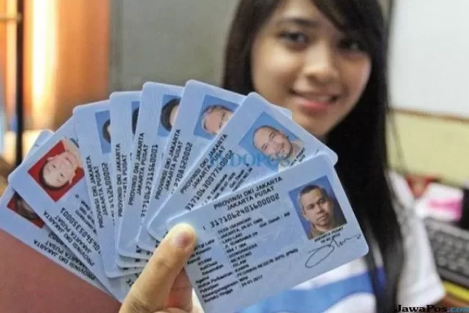 jangan-heran-wna-memang-bisa-punya-ktp-ini-penjelasan-dirdukcapil_m_