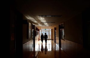 Momen Haru Kelulusan Siswa Jepang yang Sekolahnya Tutup Imbas Krisis Populasi