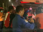 Jatuh Senggolan dengan Pemotor Lain, Warga Lamongan Meninggal Tertabrak Truk di Kalianak Surabaya