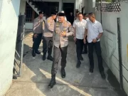 Kapolrestabes Surabaya Kombespol Pasma Royce melakukan kunjungan dan silaturahmi di Pondok Pesantren