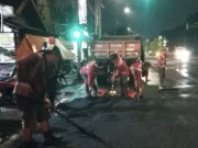 Wali Kota Eri Pastikan Tak Ada Jalan Rusak Berat di Surabaya