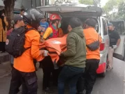 Warga Semampir Meninggal Tertabrak Truk Usai Jatuh Senggolan dengan Pemotor Lain