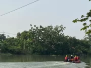 Puluhan Petugas Gabungan Lanjutkan Pencarian 1 Balita Tenggelam di Sungai Rolak Surabaya