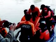Main Sepeda Roda Tiga Dekat Sungai, Dua Balita Hilang, Ternyata Tenggelam di Kali Surabaya