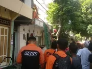 Satu Rumah di Peneleh Surabaya Terbakar Akibat Konsleting Listrik