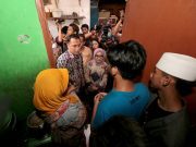 TEMUKAN EMPAT ANAK SURABAYA ENGGAN SEKOLAH, WALI KOTA ERI DATANGI RUMAHNYA BERI MOTIVASI DAN BERI BANTUAN