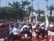Demo Tolak Paripurna RUU Kesehatan di DPR