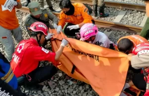 Pelajar SD Meninggal Usai Tertabrak Kereta Api di Perlintasan Jalan Sememi Jaya Utara
