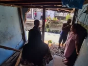 Detik-Detik Rumah Warga Surabaya Ambrol