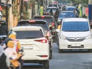 Dikelilingi Betonisasi, Warga Damarsi Sidoarjo Sulit Beraktivitas, Macet Sampai Jalan Alternatifnya