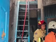 Ditinggal Kerja Penghuninya, Rumah Warga Pandugo V Terbakar