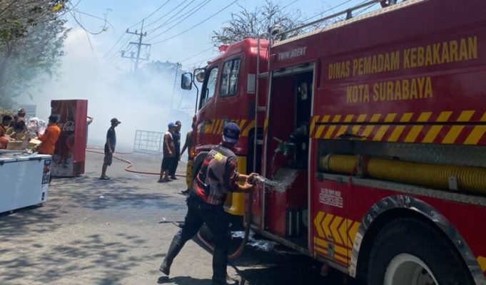 Enam-Kebakaran-Terjadi-di-Surabaya-Hingga-Senin-Siang-840x493