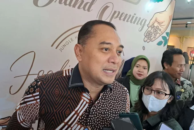 walkot-eri-pastikan-semua-pegawai-pemkot-maju-caleg-sudah-resign--thumbnail-292