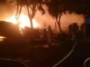 Diduga Api dari Warung Soto,Lima Kios di Kenjeran Surabaya Ludes Terbakar