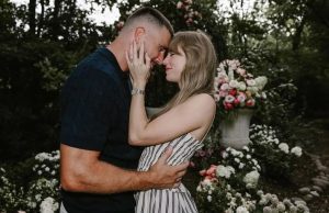 Cincin Pertunangan Rp 15 Miliar! Taylor Swift dan Travis Kelce Resmi Bertunangan, Fans di Surabaya Heboh!