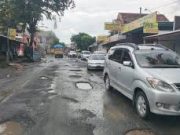 Bahayakan Pengendara, DPRD Jatim Desak Pemprov Percepat Perbaikan Jalan Rusak Sebelum Mudik Lebaran